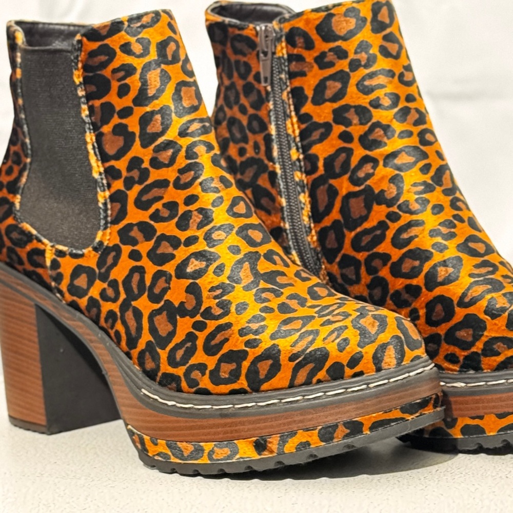 Pierre Dumas Leopard Print Heeled Boots